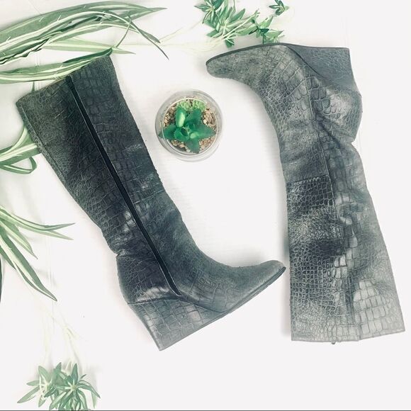 Jennifer Tattanelli Croc Embossed Gray Reptile Wedge Boot - Picture 3 of 14